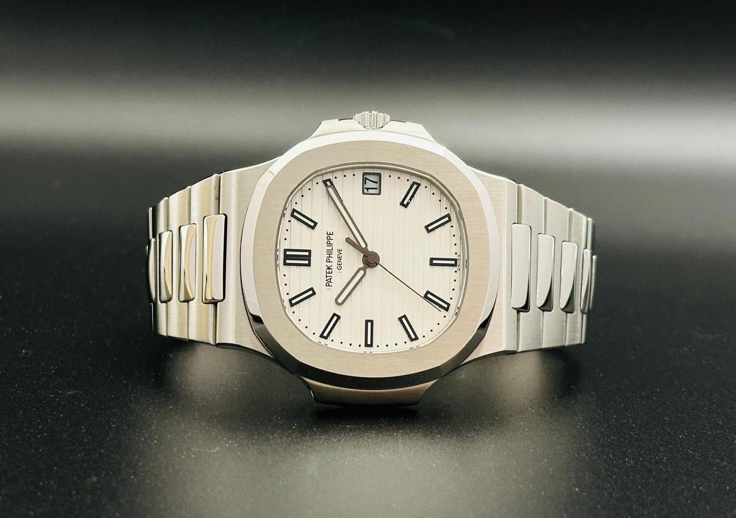 Nautilus Stainless Steel White Dial  - 5711/1A-001