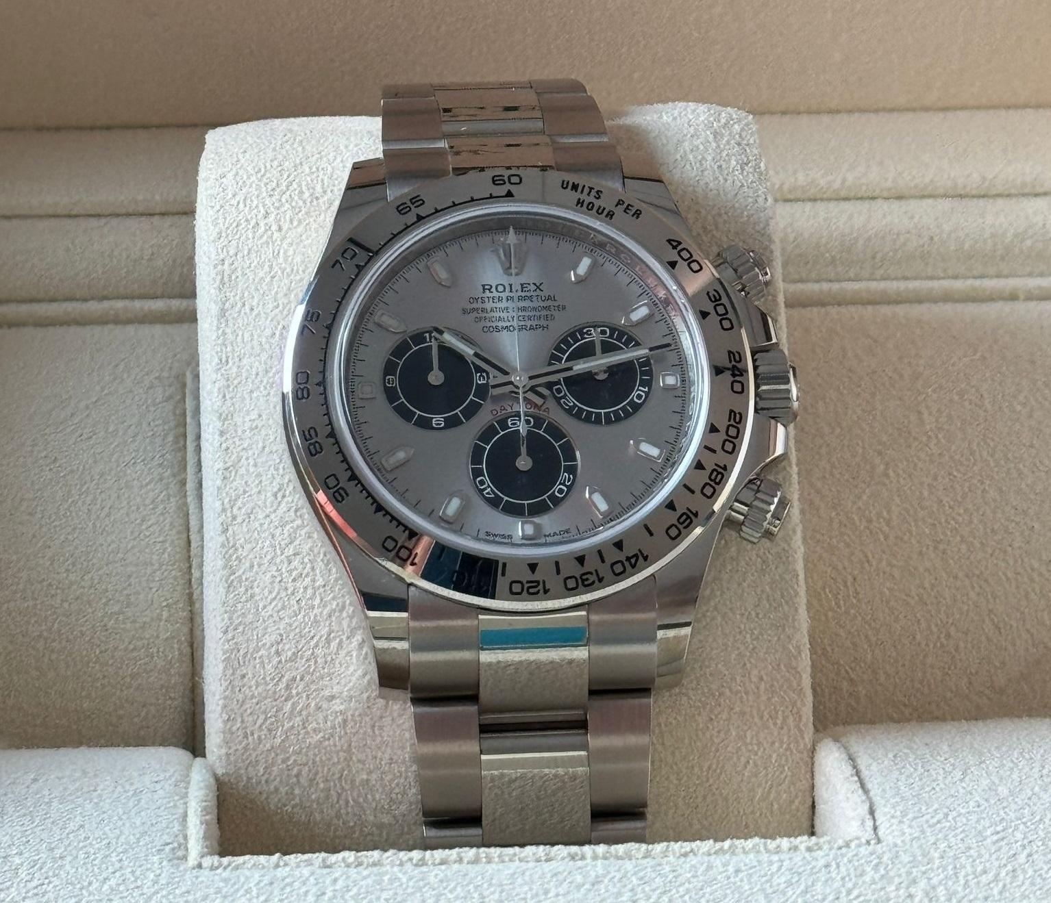 Oyster Perpetual Cosmograph Daytona White Gold Silver Dial - 116509